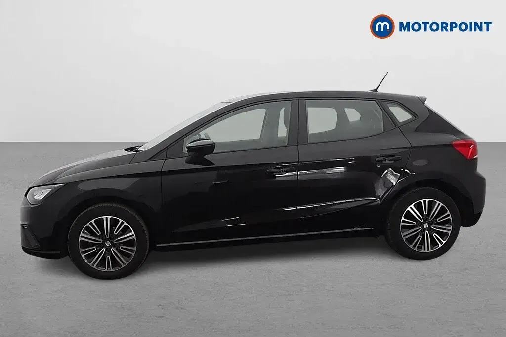 Usado Seat Ibiza SE Technology 2023 Negro Utilitario