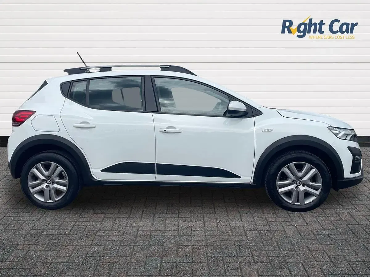Used Dacia Sandero Comfort 91 HP (66 kW) 2021 White Hatchback