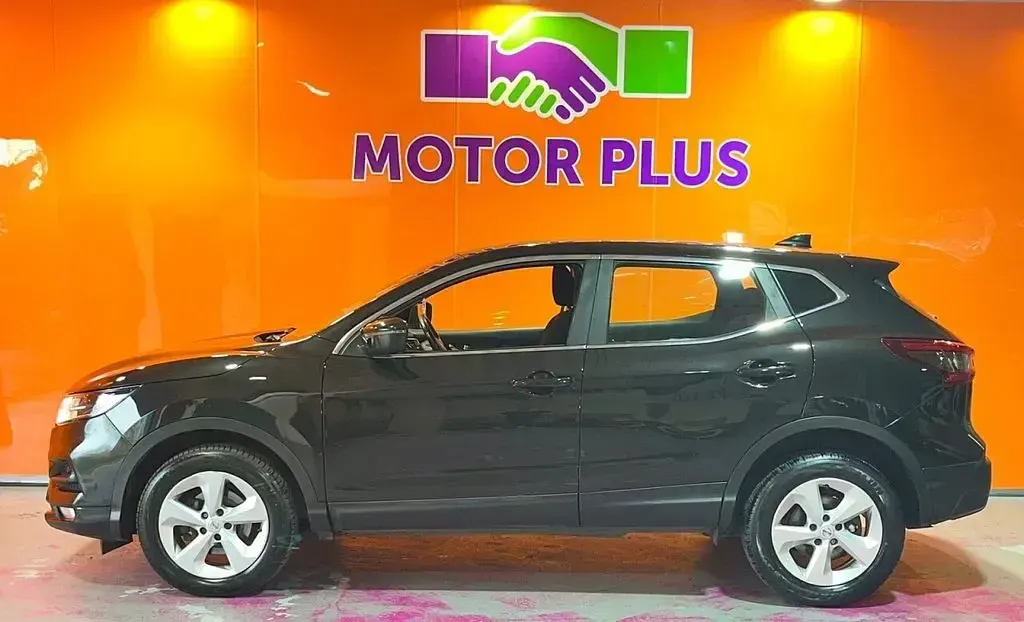 Used Nissan Qashqai Acenta Premium 115 HP (84 kW) 2019 Black SUV