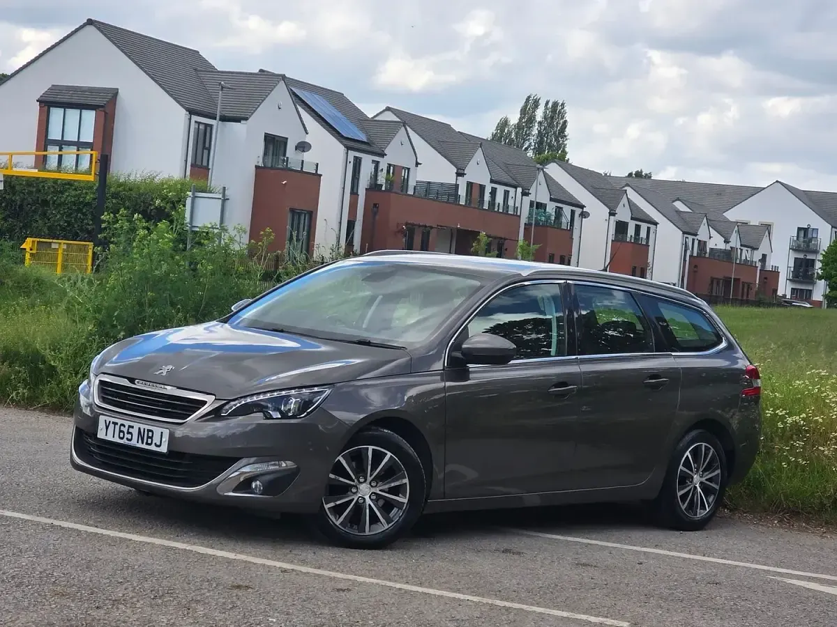 Used Peugeot 308 SW Allure 120 HP (88 kW) 2015 Grey Estate