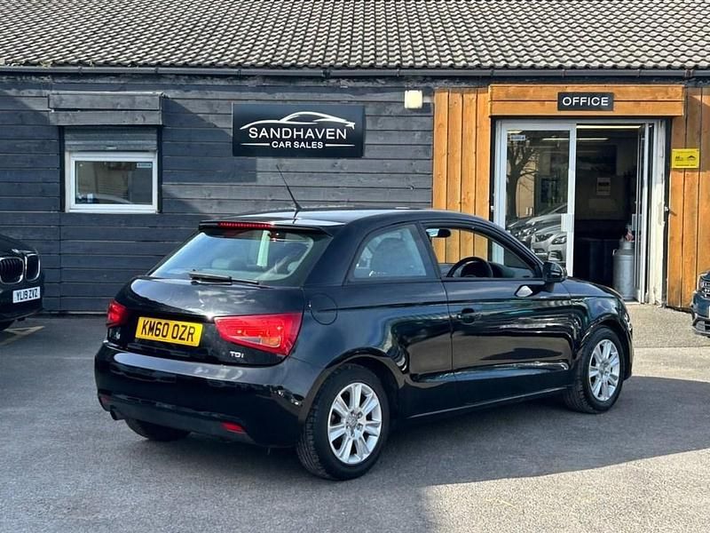 Used Audi A1 Comfort 105 HP (77 kW) 2011 Black Hatchback