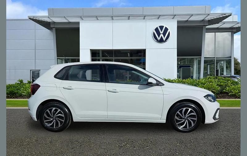 Used VW Polo Life 95 HP (69 kW) 2023 White Hatchback