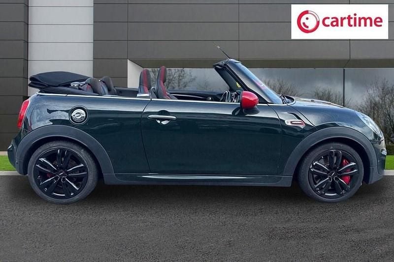 Second-hand Mini John Cooper Works Cabriolet 231 CP (169 kW) 2017 Verde Cabrio
