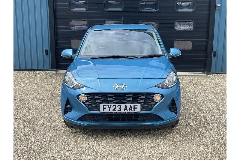 Used Hyundai i10 SE 67 HP (49 kW) 2023 Turquoise Hatchback