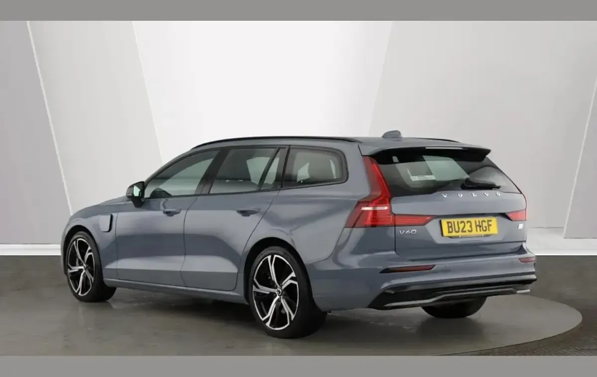 Used Volvo V60 Plus 344 HP (253 kW) 2023 Grey Estate