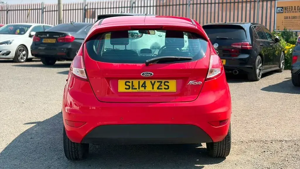 Used Ford Fiesta Style 82 HP (60 kW) 2014 Red Hatchback