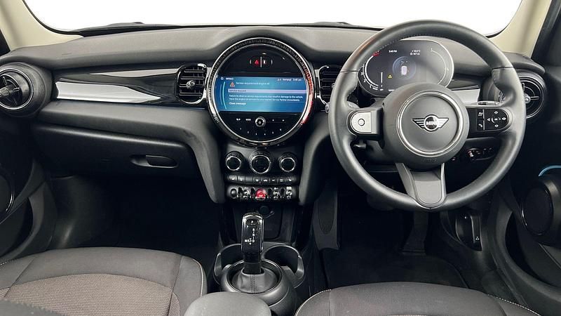 Used Mini Cooper Classic 134 HP (98 kW) 2023 Yellow Hatchback