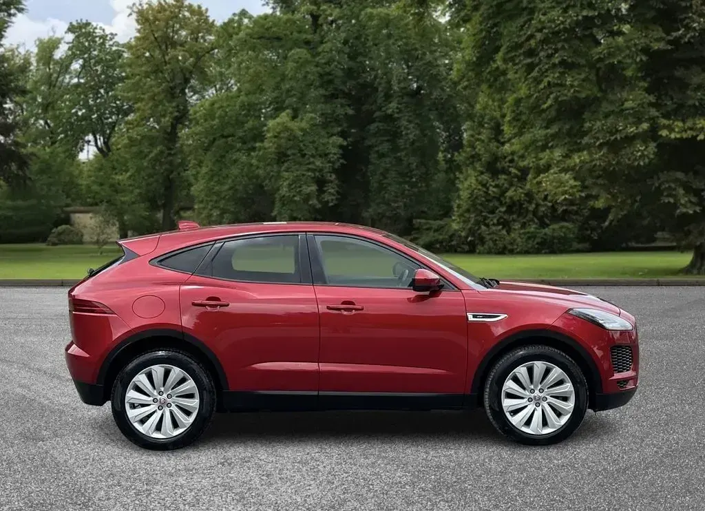 Used Jaguar E-Pace SE 180 HP (132 kW) 2019 Red SUV