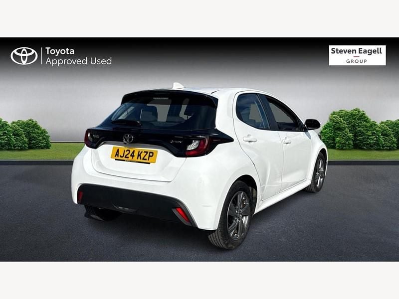Used Toyota Yaris Hybrid 2024 White Hatchback