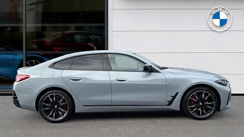 Usado BMW i4 Comfort Edition 436 kW (593 CV) 2025 Gris Berlina