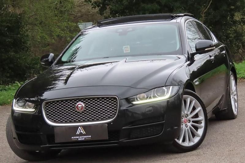 Used Jaguar XE Portfolio 240 HP (176 kW) 2017 Black Sedan
