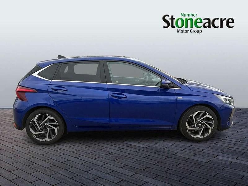 Used Hyundai i20 Premium 100 HP (73 kW) 2022 Blue Hatchback