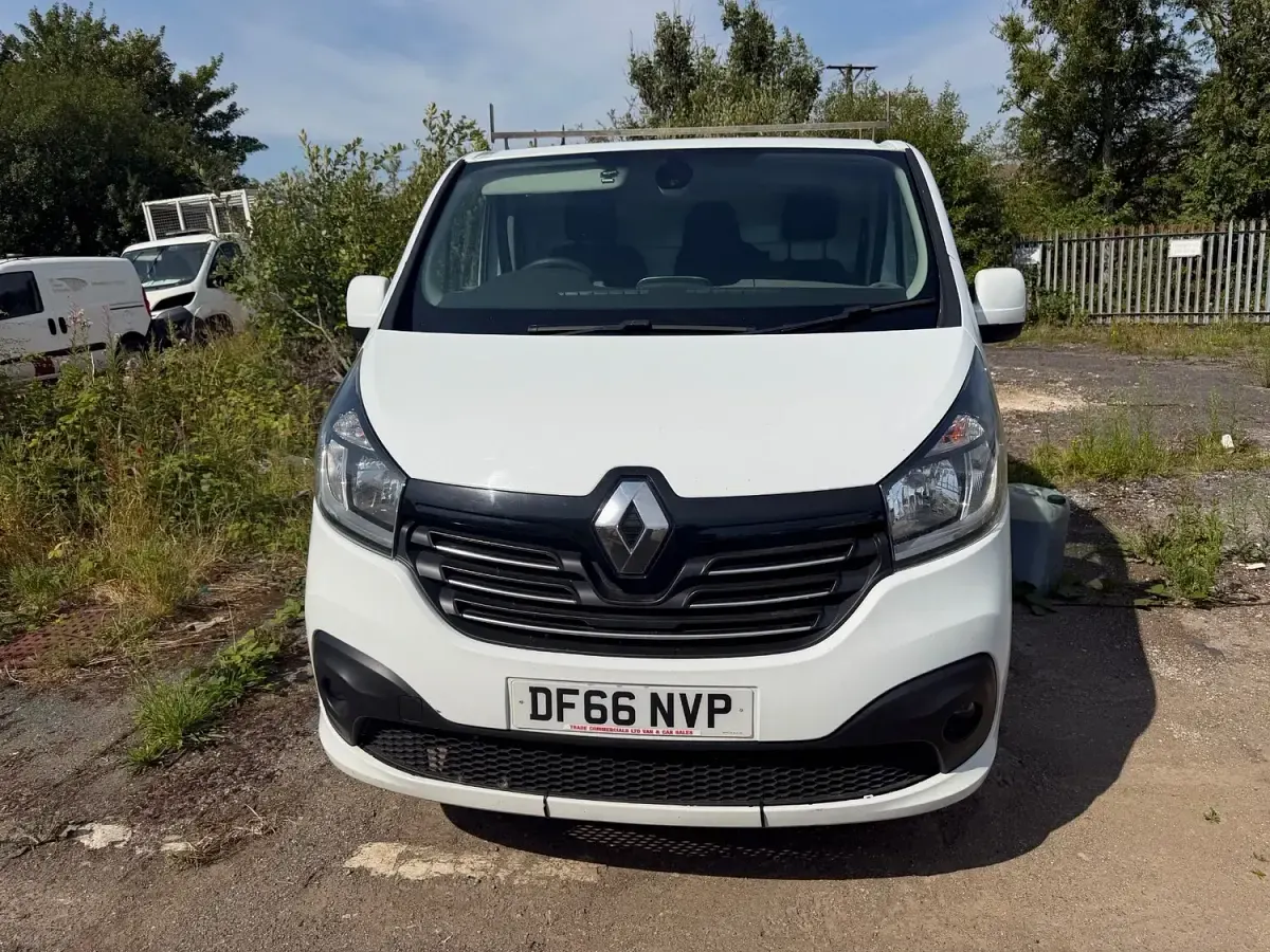 Used Renault Trafic 2016 White MPV