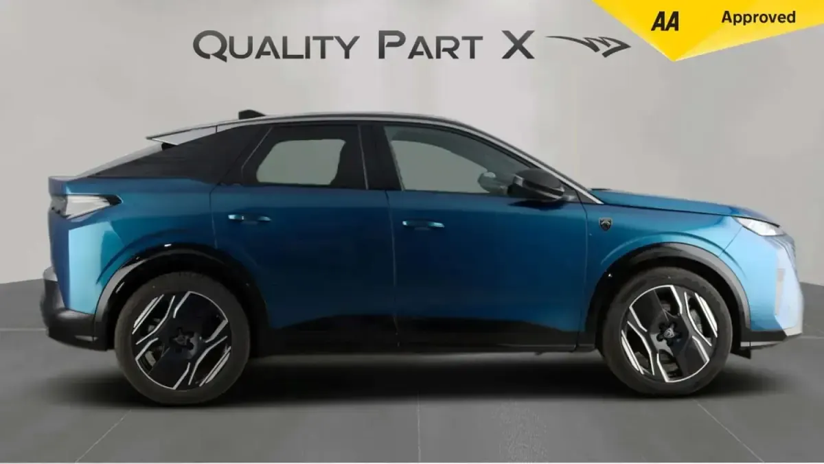 Usado Peugeot e-3008 GT 154 kW (210 CV) 2024 Azul SUV