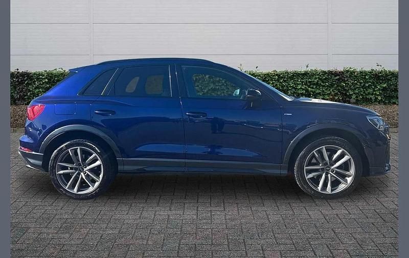 Used Audi Q3 Black Edition 187 HP (137 kW) 2022 Blue SUV