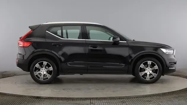 Usado Volvo XC40 Inscription 161 CV (118 kW) 2021 Negro SUV