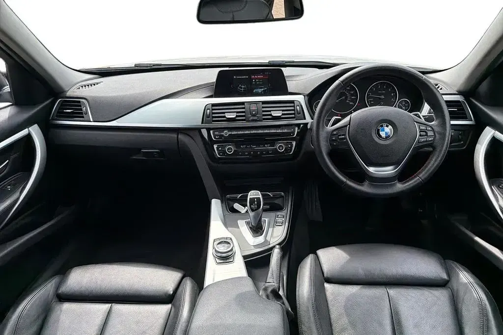 Used BMW 320 Sport Line 184 HP (135 kW) 2018 White Sedan