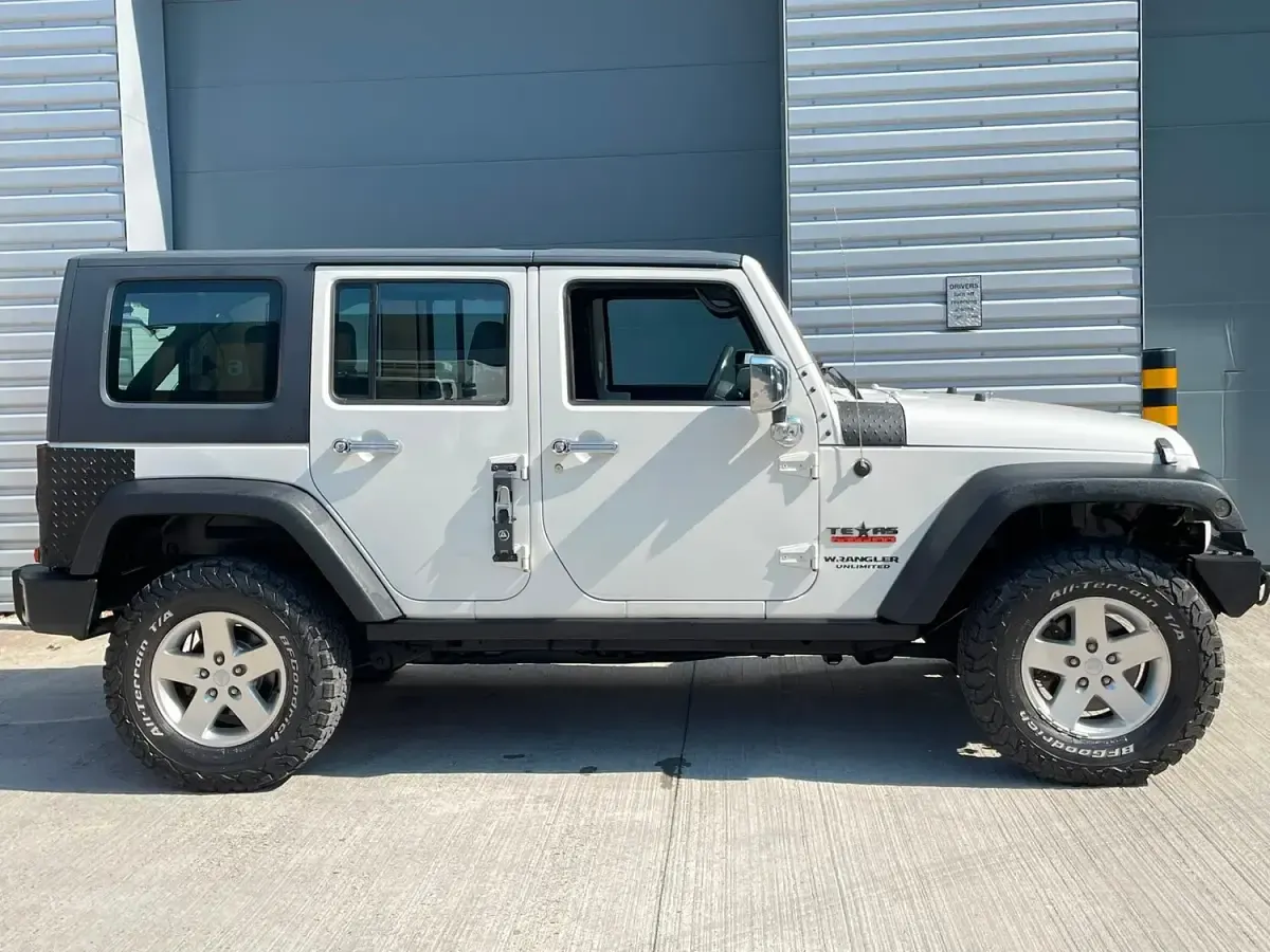 Used Jeep Wrangler Sahara 2011 White SUV