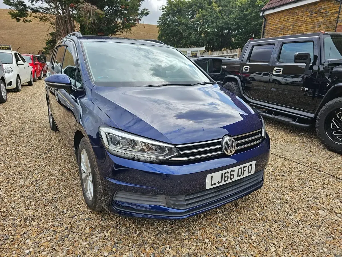 Used VW Touran SEL 150 HP (110 kW) 2017 Blue MPV