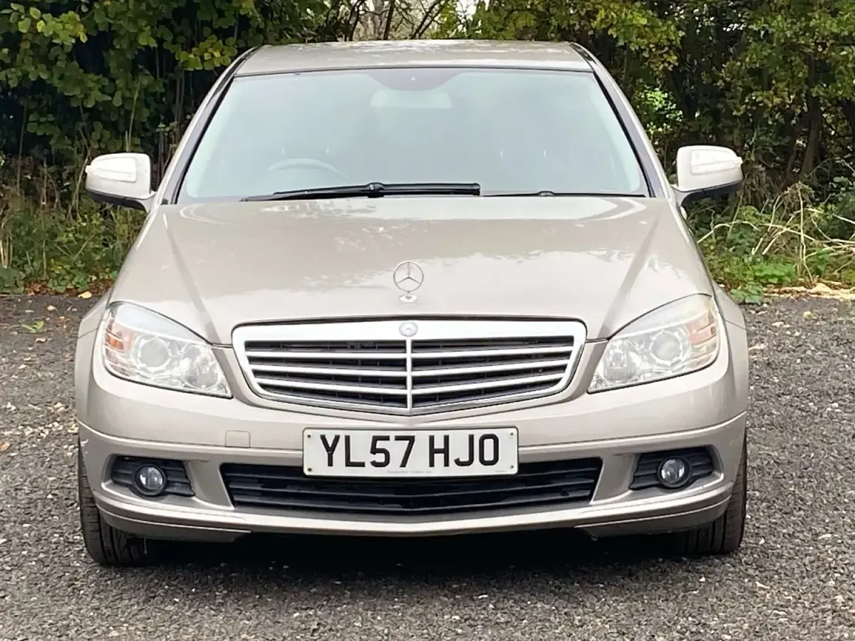 Używany Mercedes C220 SE 2008 Srebrny Sedan/Limuzyna