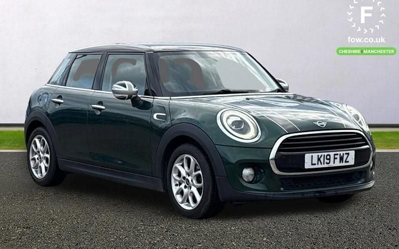 Green Used 2019 Mini Cooper Classic Hatchback | £10,999 (Good price) - Image 1/4