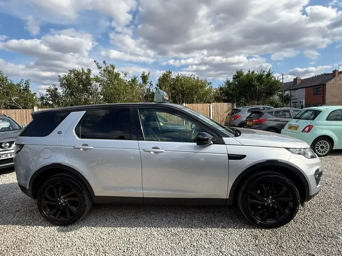Used Land Rover Discovery Sport HSE 180 HP (132 kW) 2016 Silver SUV