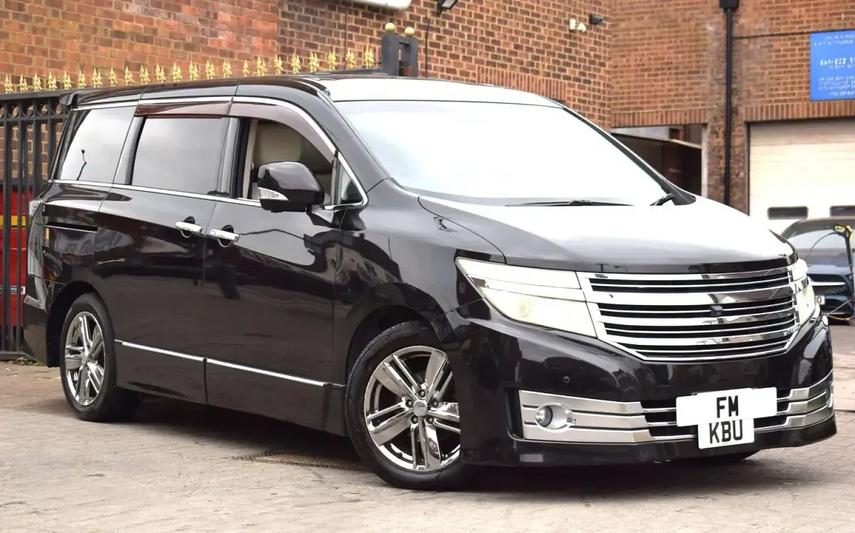 Usado Nissan Elgrand 2022 Negro
