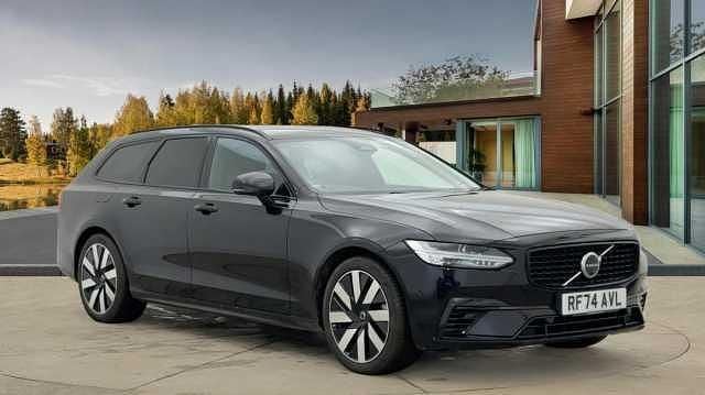 Used 2025 Volvo V90 Plus Estate | £33,990 (Good price) - Image 1/4