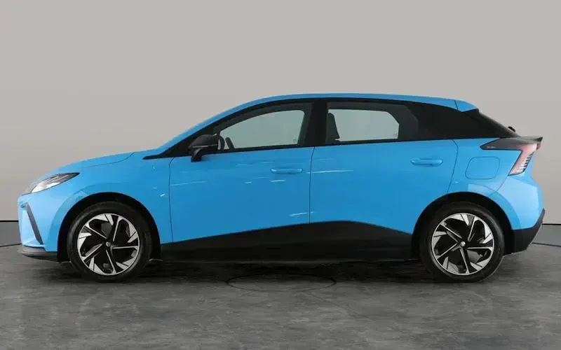 Used MG MG4 EV SE 125 kW (170 HP) 2023 Blue Hatchback