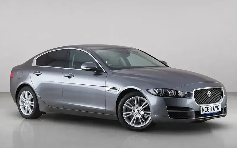 Used Jaguar XE Ingenium 200 HP (147 kW) 2018 Sedan