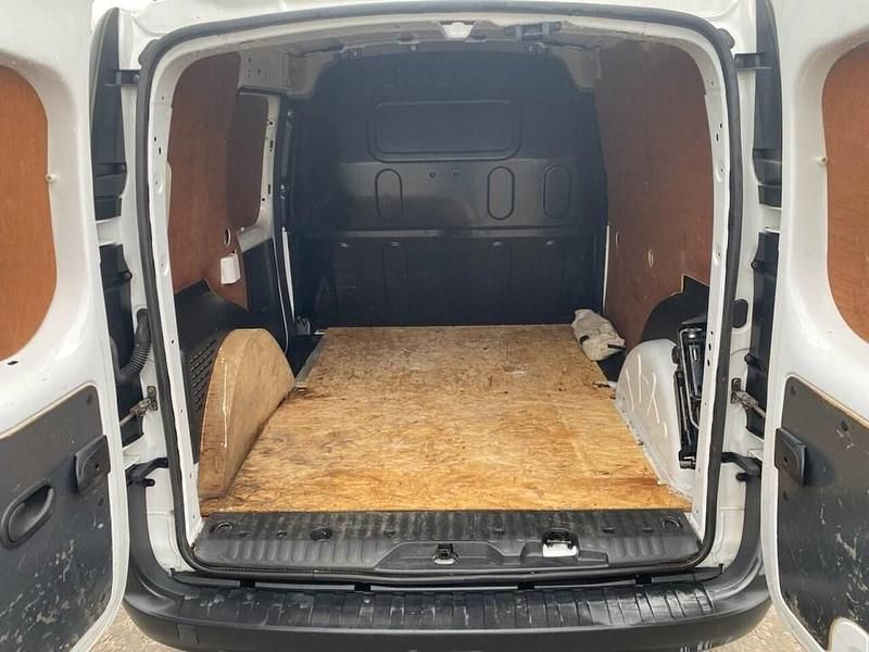 Used Renault Kangoo 75 HP (55 kW) 2015 White MPV