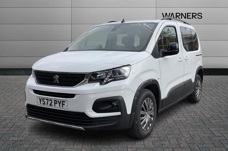 Used Peugeot Rifter Allure 101 HP (74 kW) 2022 White MPV