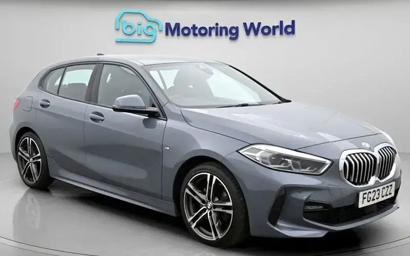 Begagnad BMW 118 M Sport 136 HK (100 kW) 2023 Halvkombi