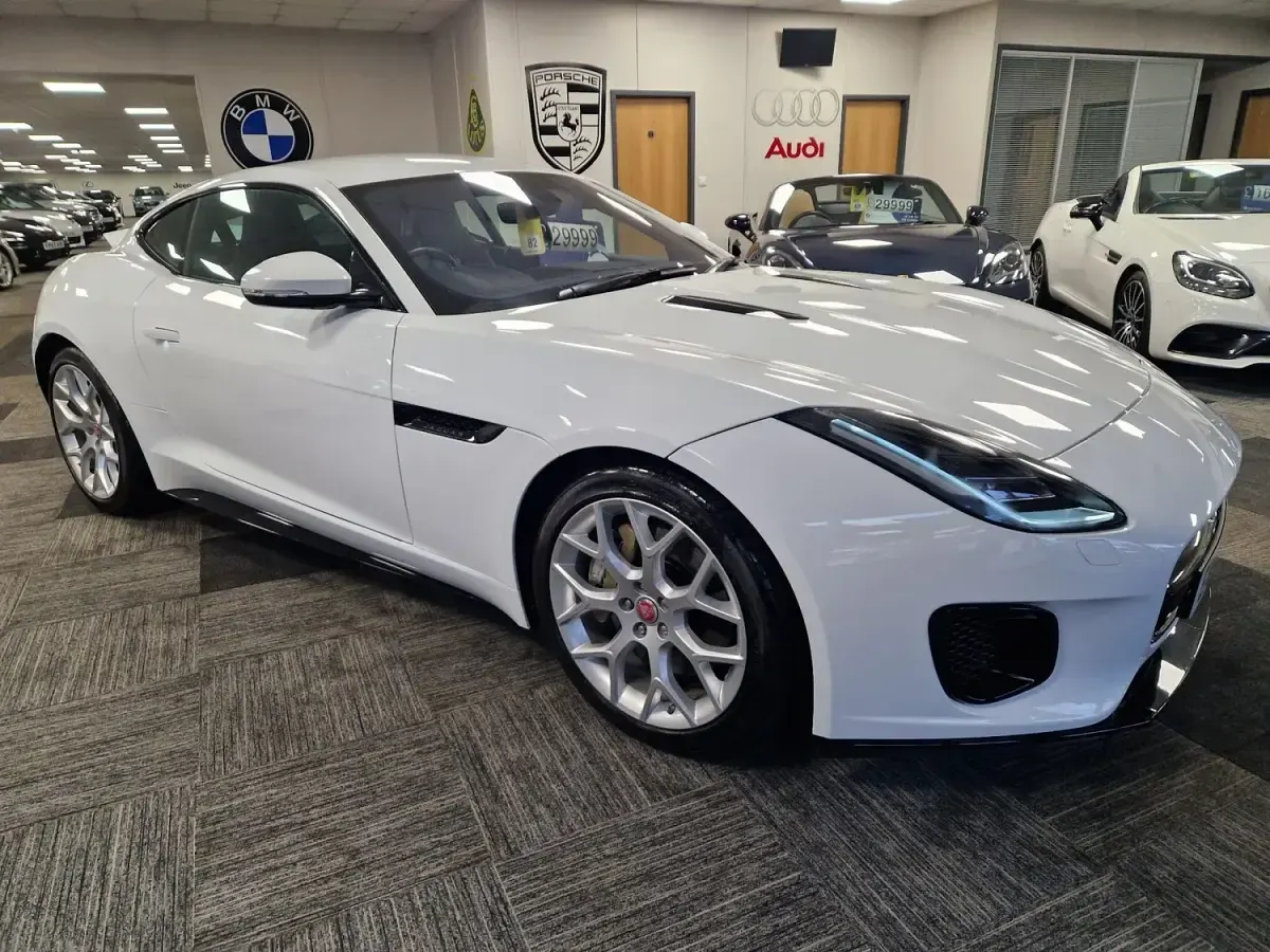 Usado Jaguar F-Type R-Dynamic 2017 Branco Coupé