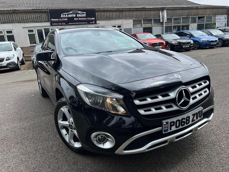 Black Used 2018 Mercedes GLA200 SUV | £8,995 (Good price) - Image 1/4