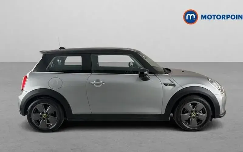 Used Mini Cooper Level 1 135 kW (184 HP) 2023 Hatchback