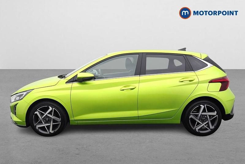 Used Hyundai i20 Premium 101 HP (74 kW) 2025 Green Hatchback