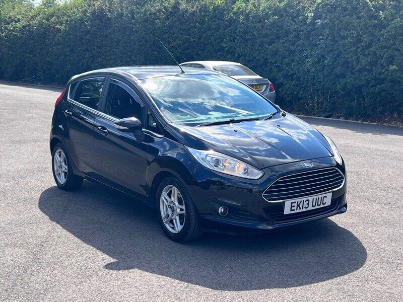 Black Used 2013 Ford Fiesta Zetec Hatchback | £2,295 (Fair price) - Image 1/4