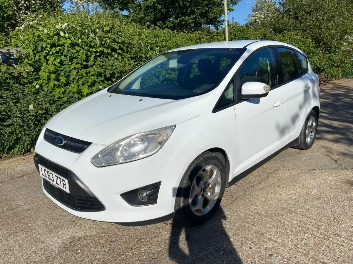 Usado Ford C-MAX Zetec 2014 Branco Monovolume
