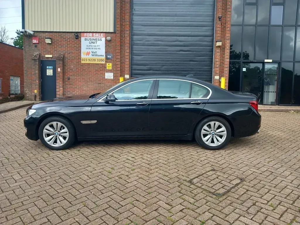 Used BMW 730 Comfort Edition 258 HP (189 kW) 2014 Black Sedan
