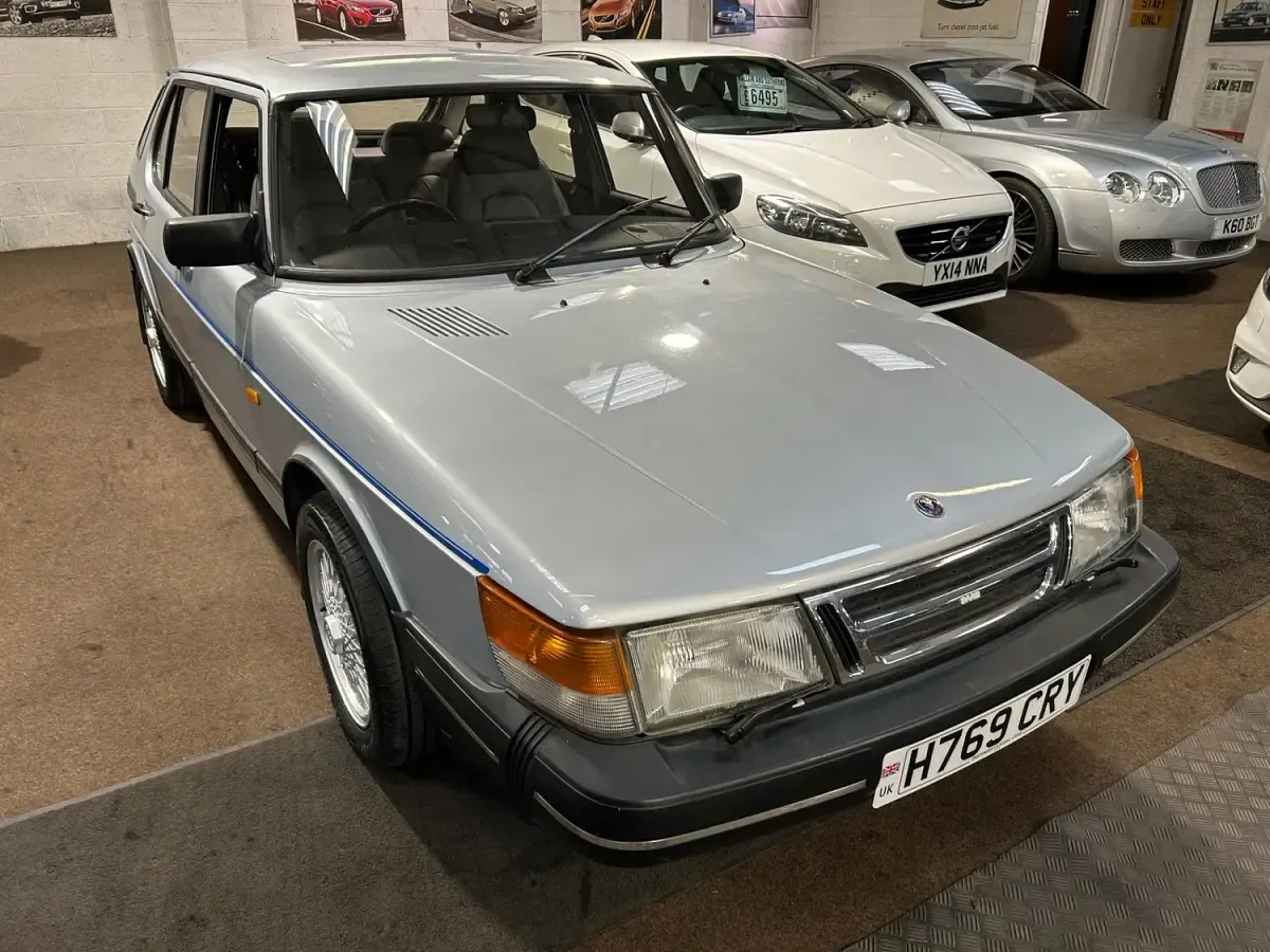 Used Saab 900 1990 Blue Hatchback