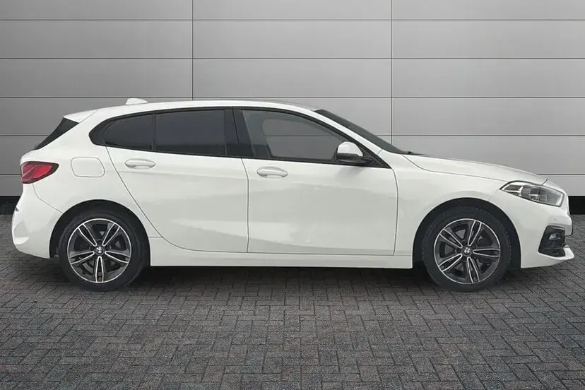 Used BMW 118 Sport Line 140 HP (102 kW) 2020 White Hatchback