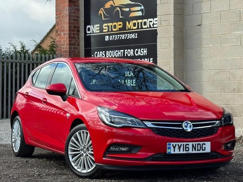 Used Vauxhall Astra Elite 136 HP (100 kW) 2016 Red Hatchback