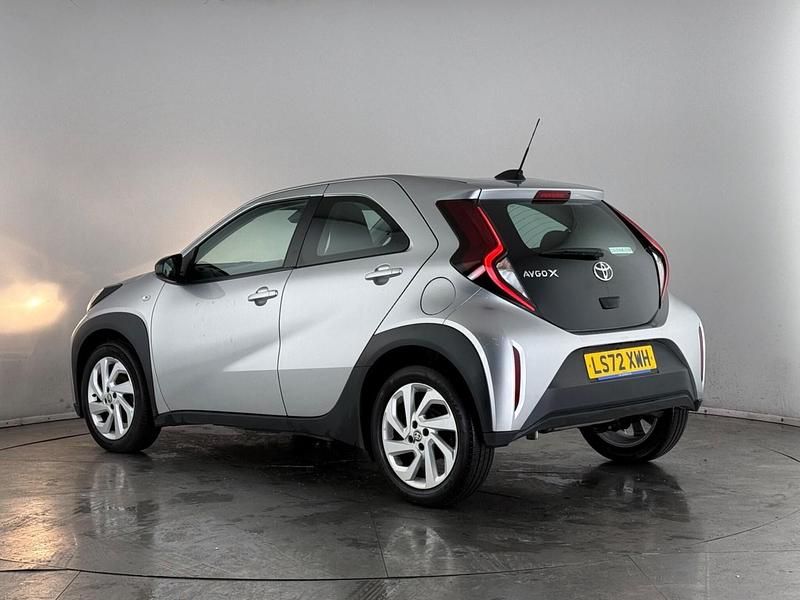 Used Toyota Aygo X PURE 72 HP (52 kW) 2022 Silver SUV