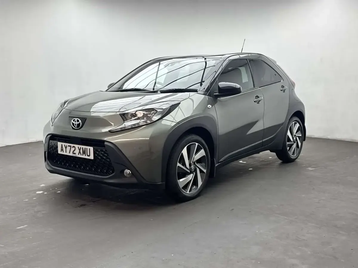 Used Toyota Aygo X 72 HP (52 kW) 2022 Green SUV