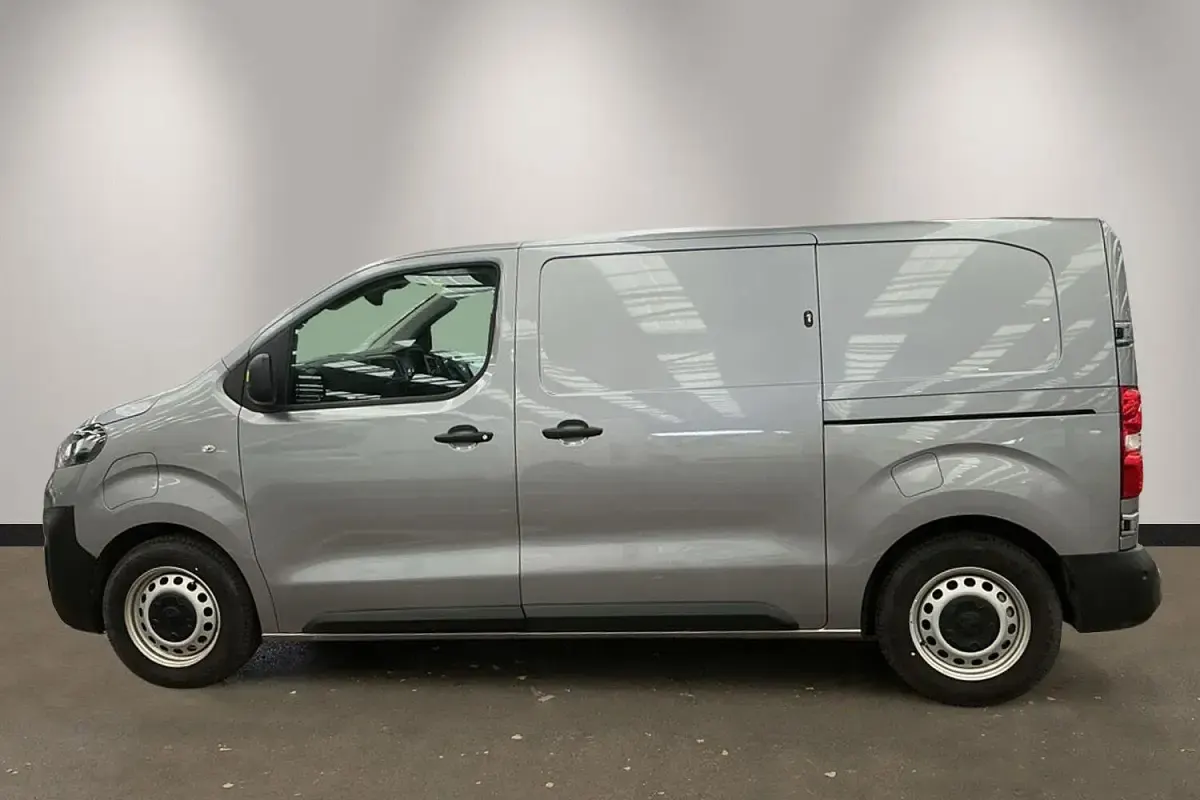 Used Vauxhall Vivaro 100 kW (136 HP) 2023 Grey MPV