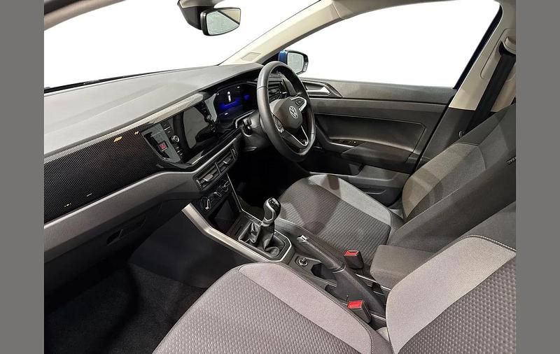 Used VW Polo Life 95 HP (69 kW) 2023 Blue Hatchback