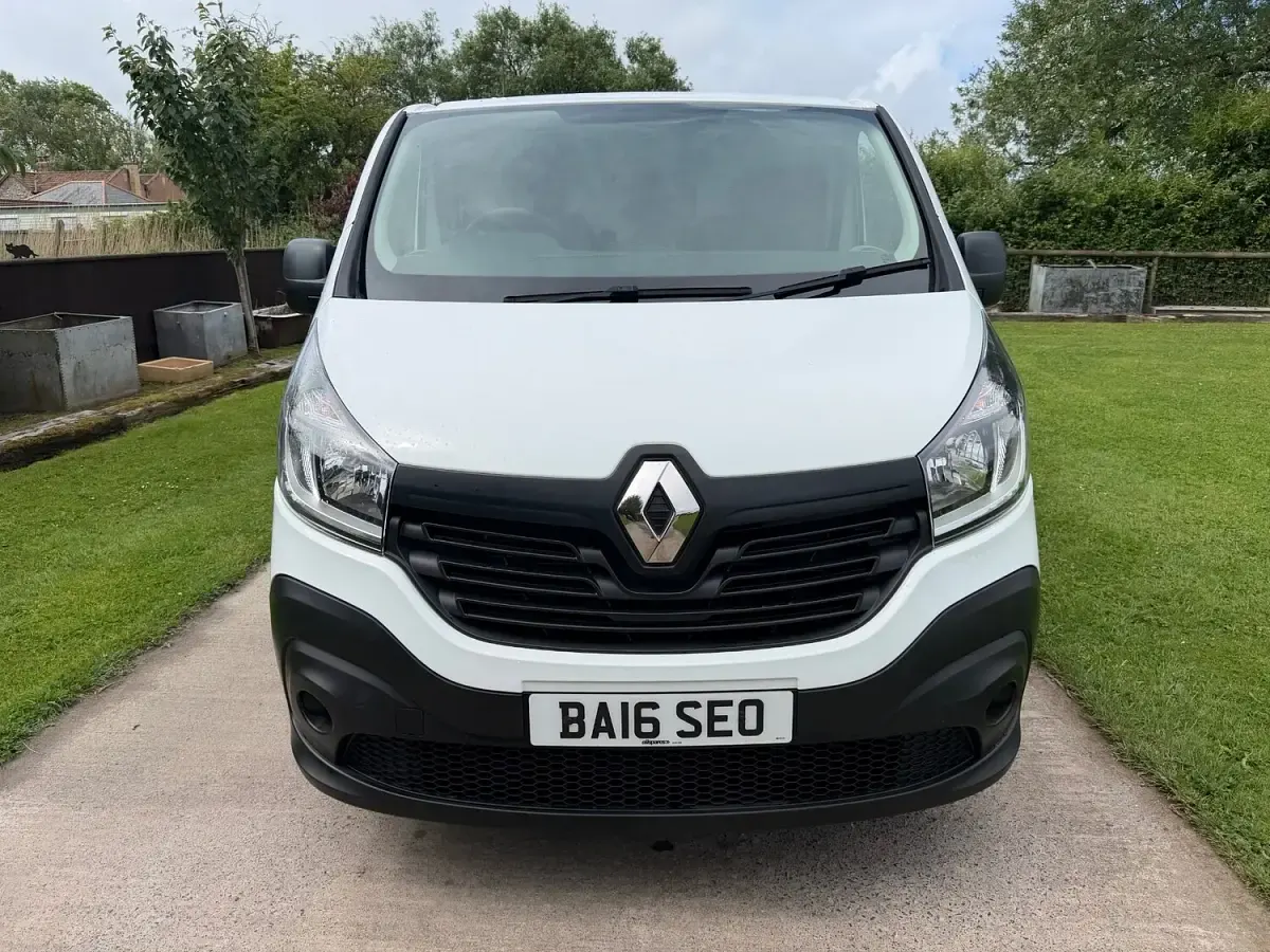 Used Renault Trafic Business 2016 White MPV