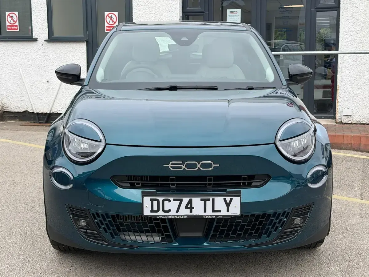 Used Fiat 600 S 100 HP (73 kW) 2025 Green SUV