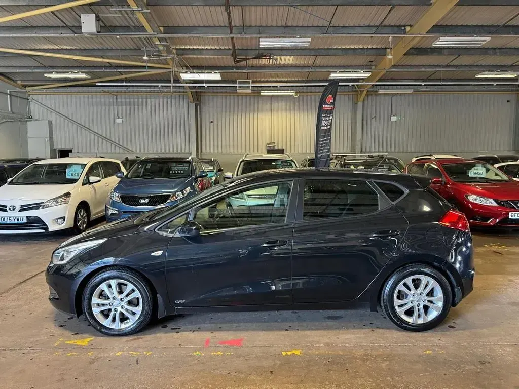 Used Kia Ceed 89 HP (65 kW) 2015 Black Hatchback